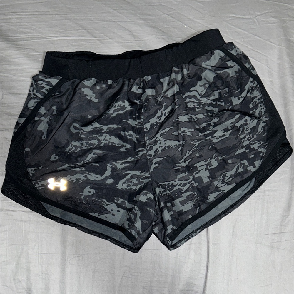 Under Armour Women's Gray Camo Athletic Shorts